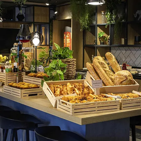Ibis La Defense Отель 3*