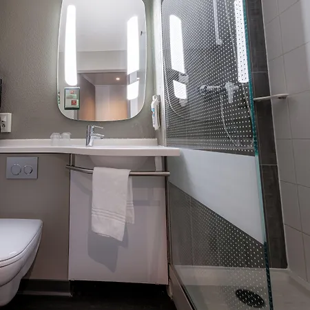 Ibis La Defense 3*